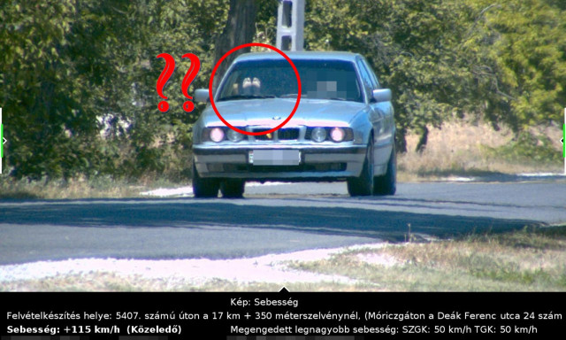 50 helyett 115-el z&uacute;gott a BMW, az utas l&aacute;ba k&ouml;zben a műszerfalon pihent