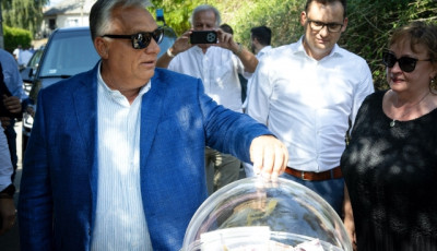 &Ouml;r&uuml;lhetnek a korm&aacute;nytagok, k&ouml;zel 4 milli&oacute;ra emelik a fizet&eacute;s&uuml;ket