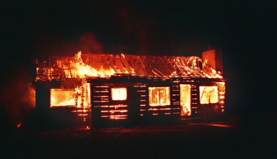 Nyaral&oacute; &eacute;gett Tiszak&eacute;cske-Kerekdombon