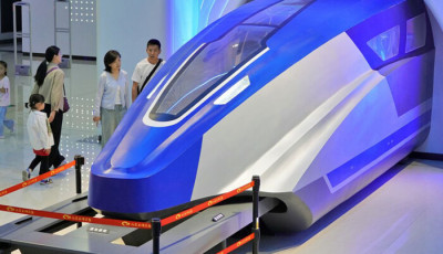 Elk&eacute;sz&uuml;lt a vonat, ami gyorsabb a rep&uuml;lőkn&eacute;l