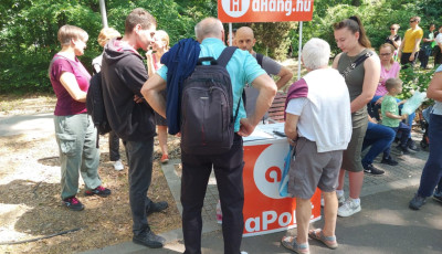 Orsz&aacute;gszerte az&eacute;rt gyűjtenek al&aacute;&iacute;r&aacute;sokat, hogy legyen j&ouml;vőre minisztereln&ouml;k-jel&ouml;lti vita