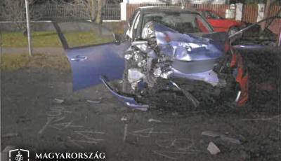 Hal&aacute;los balesettel v&eacute;gződ&ouml;tt a tejfakaszt&oacute; - Kamionnal &uuml;tk&ouml;z&ouml;tt a r&eacute;szeg sofőr, utasa &eacute;let&eacute;t vesztette