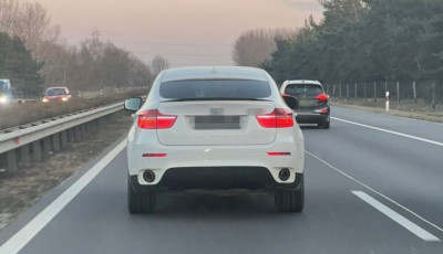 &Aacute;ron alul akart t&uacute;ladni a kecskem&eacute;ti aut&oacute;keresked&eacute;sből lopott aut&oacute;n