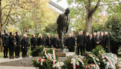 Mutatjuk az 1956-os forradalom &eacute;s szabads&aacute;gharc megeml&eacute;kez&eacute;seinek kecskem&eacute;ti programjait