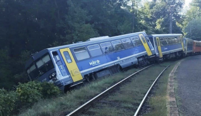 Kisiklott egy vonat a v&aacute;ci vonalon