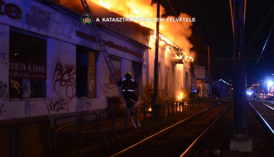 Lakatlan &eacute;p&uuml;let &eacute;gett Kecskem&eacute;t k&uuml;lter&uuml;let&eacute;n