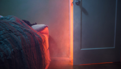 Egy lak&oacute;&eacute;p&uuml;let szob&aacute;j&aacute;ban &eacute;gett a stukat&uacute;r Homokm&eacute;gyen