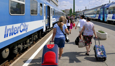 72 &eacute;ves nő fej&eacute;re esett a l&aacute;mpa a Győrből Szombathelyre tart&oacute; Savaria InterCity-n
