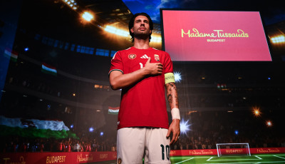 Bemutatt&aacute;k Szoboszlai Dominik viaszfigur&aacute;j&aacute;t