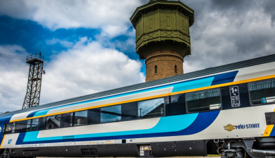 P&eacute;nteken egy Intercity rossz ir&aacute;nyba fordult , ezzel felbor&iacute;totta a vas&uacute;ti k&ouml;zleked&eacute;st eg&eacute;sz napra